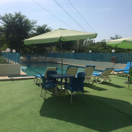 Queens Land Hotel Jounieh Exterior foto
